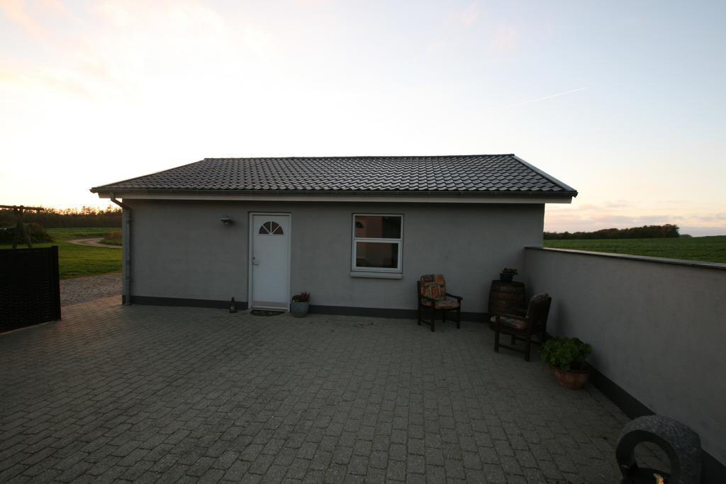 Hellerup Bed & Breakfast Løgstrup エクステリア 写真